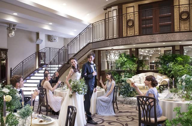 【公式】ルリアン大阪(ベルクラシック空港)|関西唯一のドライフラワーが広がる結婚式場|北摂・大阪空港