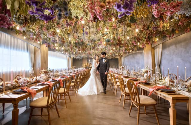 【公式】ルリアン大阪(ベルクラシック空港)|関西唯一のドライフラワーが広がる結婚式場|北摂・大阪空港