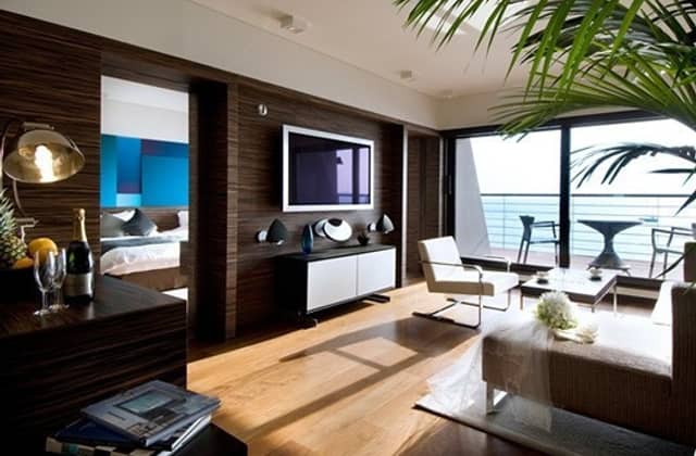 SCAPES THE SUITE (スケープス ザ スィート)