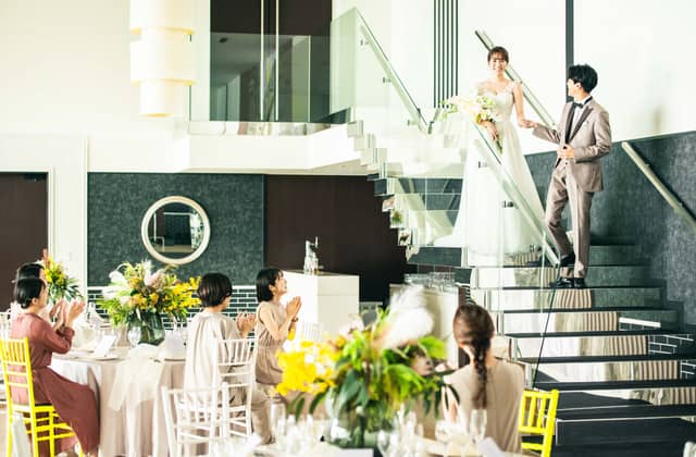 W the style of wedding