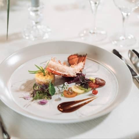 W the style of wedding