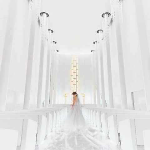 W the style of wedding