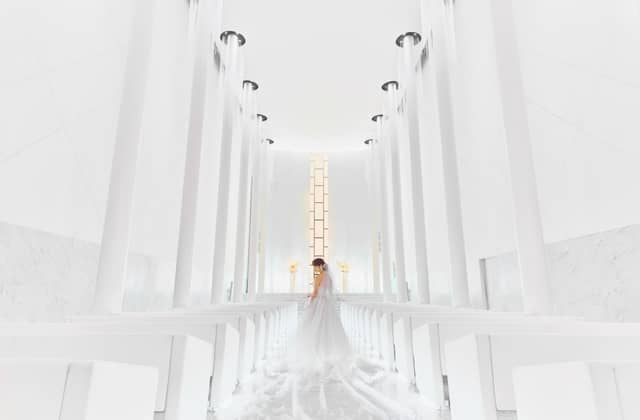 W the style of wedding