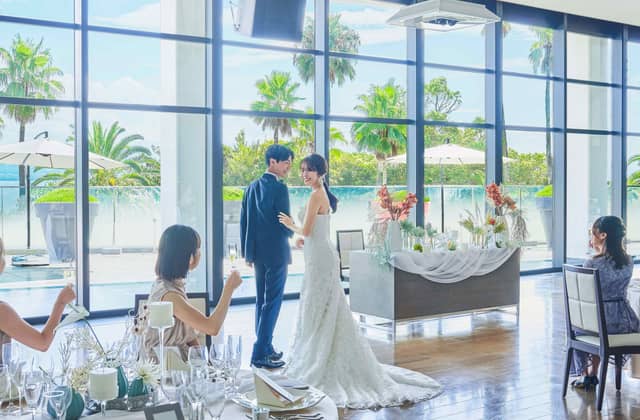 W the style of wedding