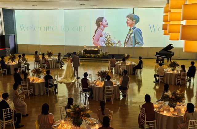 W the style of wedding