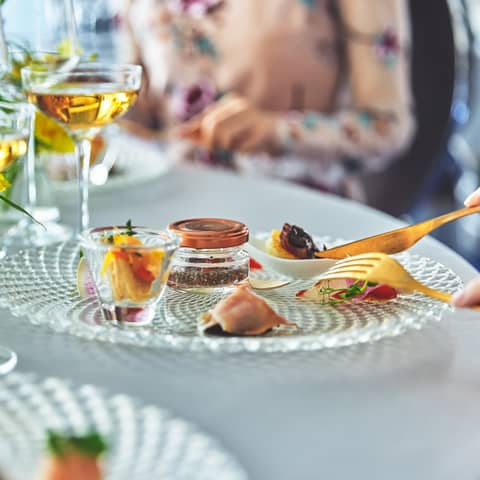 *新登場*毎月5組限定!半年以内の結婚式を検討の方《40名144万円》