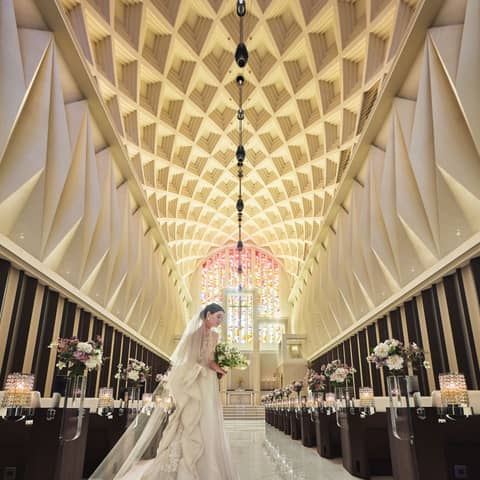 <大聖堂挙式のみ>60万5000円 ドレス金額上限なしの特別ご優待!