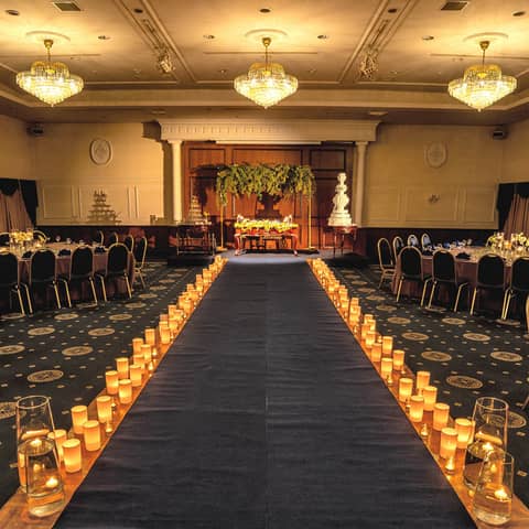 【ランウェイのある結婚式】ホテル会場内挙式&パーティーPLAN