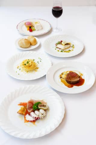 【公式】『リストランテ ステッラポラーレ』独立型チャペルが魅力