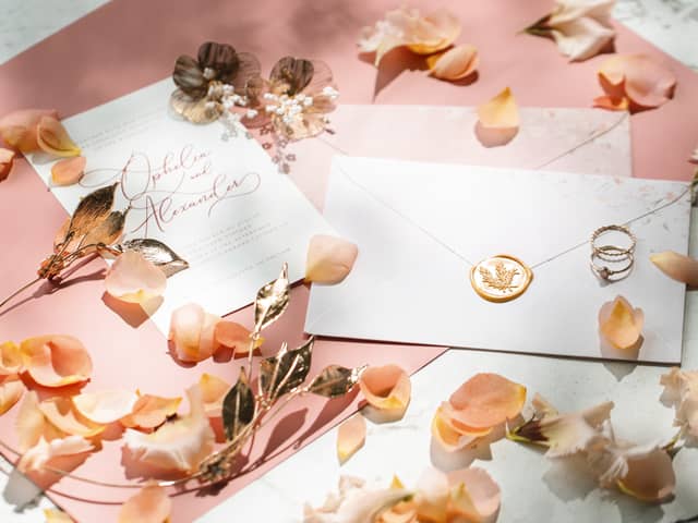 【公式】ルリアン大阪(ベルクラシック空港)|関西唯一のドライフラワーが広がる結婚式場|北摂・大阪空港