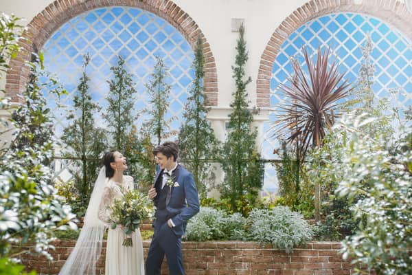 【公式】ル・リアン（le lien）｜関西唯一のドライフラワーが一面に広がる結婚式場｜北摂・大阪空港