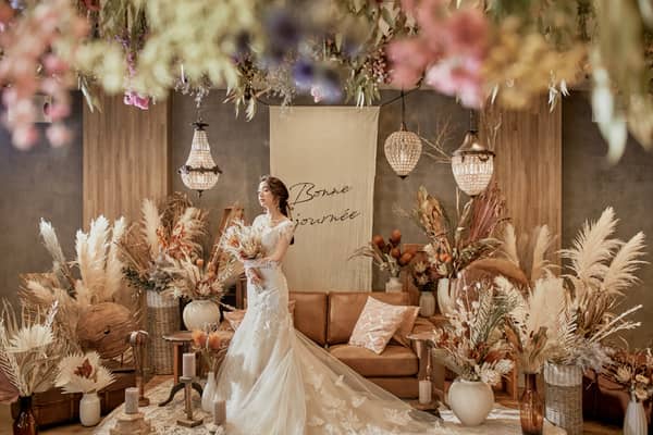 【公式】ル・リアン（le lien）｜関西唯一のドライフラワーが一面に広がる結婚式場｜北摂・大阪空港