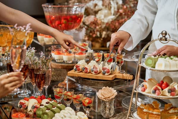 【公式】ルリアン大阪(ベルクラシック空港)｜伊丹空港近くの完全貸切＆全天候型結婚式場