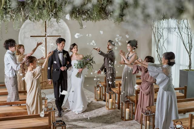 【公式】ル・リアン（le lien）｜関西唯一のドライフラワーが一面に広がる結婚式場｜北摂・大阪空港