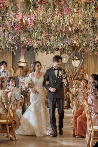 【公式】ルリアン大阪(ベルクラシック空港)｜伊丹空港近くの完全貸切＆全天候型結婚式場