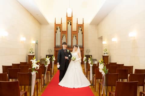 家族でアットホーム結婚式 2 名にちょうどいいレストランを貸切 ラ スース Ann アン 名古屋駅から8分 本物パイプオルガン とレストランウエディングでおもてなし