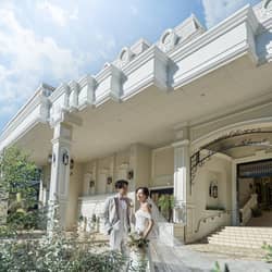 ラ・セーヌブランシュ 白亜の邸宅をキャンバスとして、新郎新婦らしさをスタッフが提案させていただき、 型にはまらない自由な結婚式を創りあげます