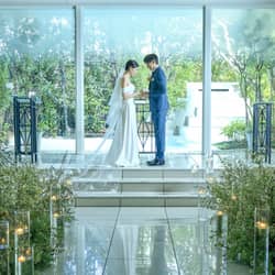 ラ・セーヌブランシュ 目を上げた視線の先に広がるのは、清らかな自然にかこまれた泉清涼な空気が隅々にまで流れています