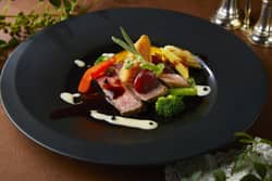 ラ・セーヌブランシュ 味はもちろん、見た目や香りなど五感でたのしめるコースに仕上げました