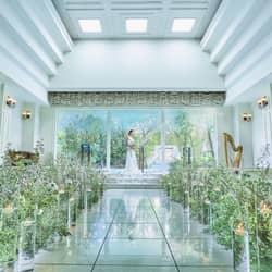 ラ・セーヌブランシュ フランス語で“無垢”を意味する「ブランシュール」は、その名の通り、純粋さと同時に神聖さを感じさせる空間です