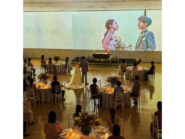 W the style of wedding