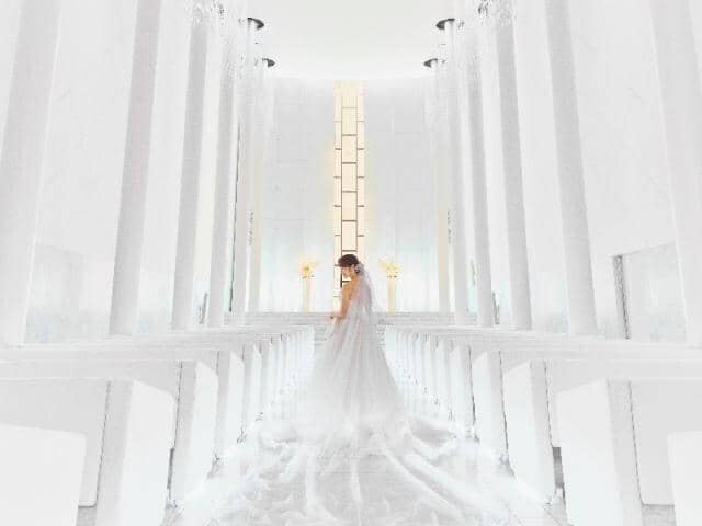 W the style of wedding