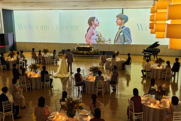 W the style of wedding
