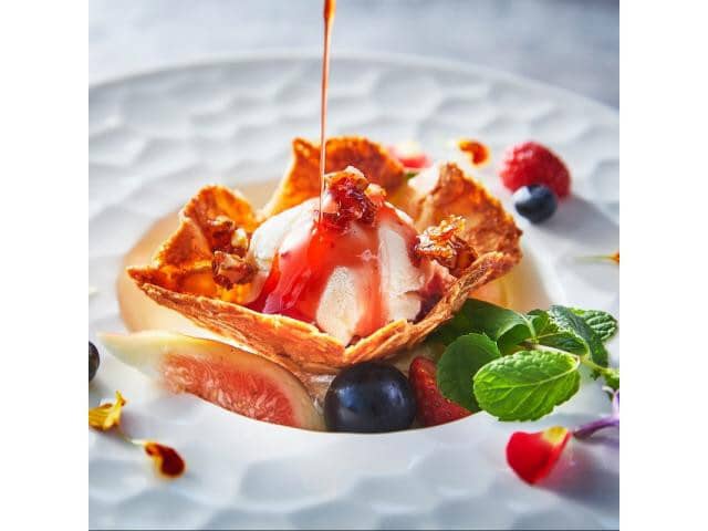 W the style of wedding