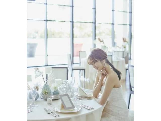 W the style of wedding
