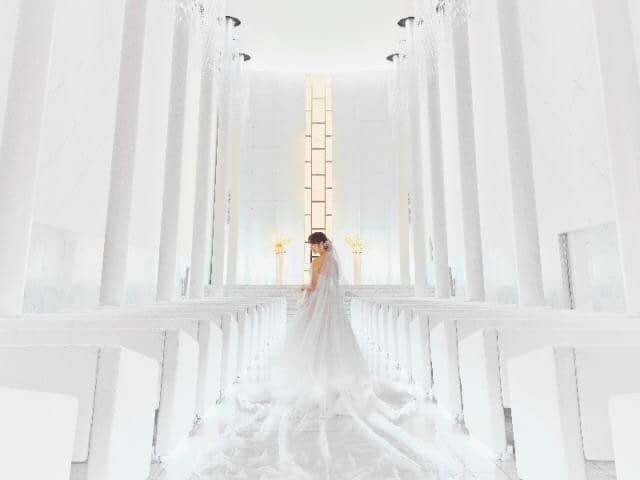 W the style of wedding