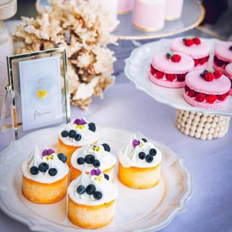 W the style of wedding