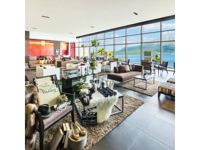 W the style of wedding