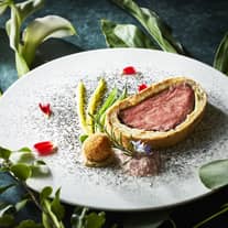 W the style of wedding