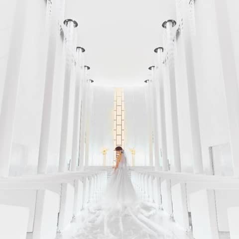 W the style of wedding