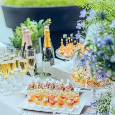 W the style of wedding