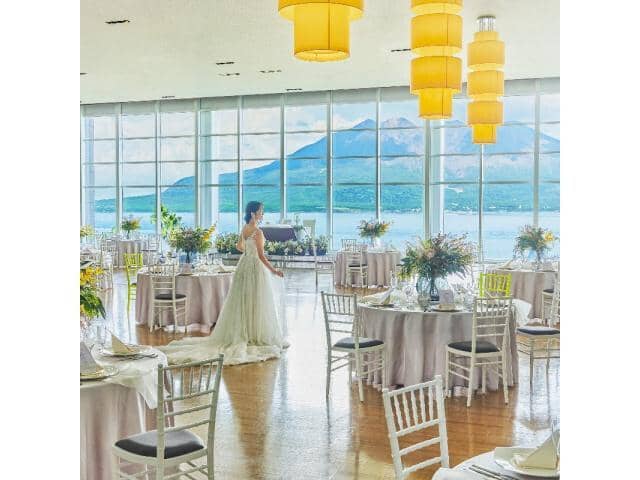 W the style of wedding