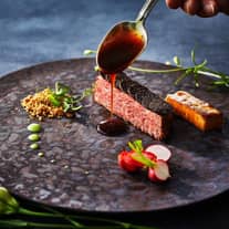 《口コミ高評価!》四季で変わる旬の料理!黒毛和牛を使用した豪華フレンチコースを無料試食!