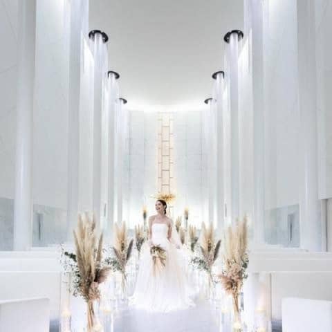 W the style of wedding