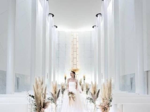 W the style of wedding