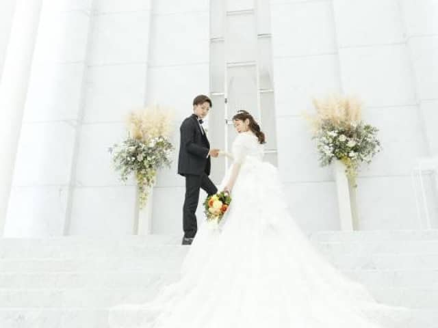 W the style of wedding