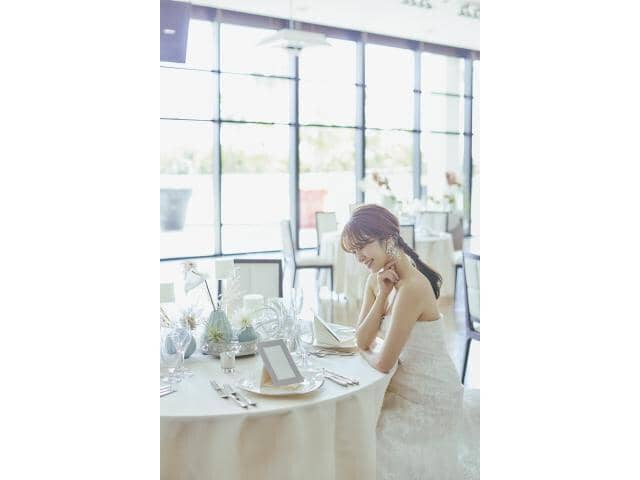 W the style of wedding