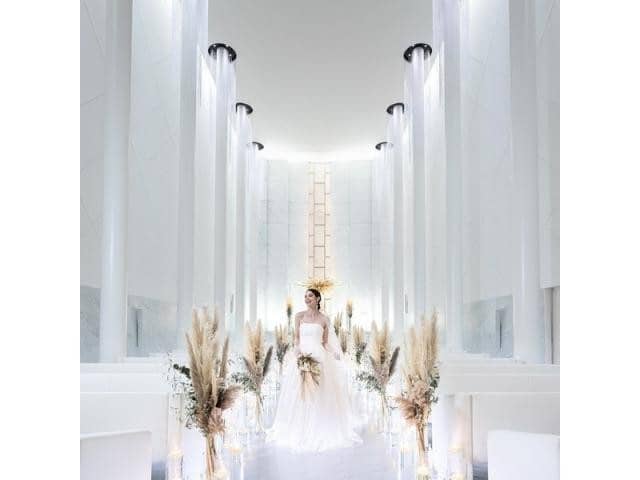 W the style of wedding