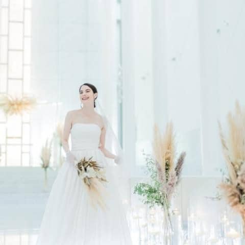 W the style of wedding