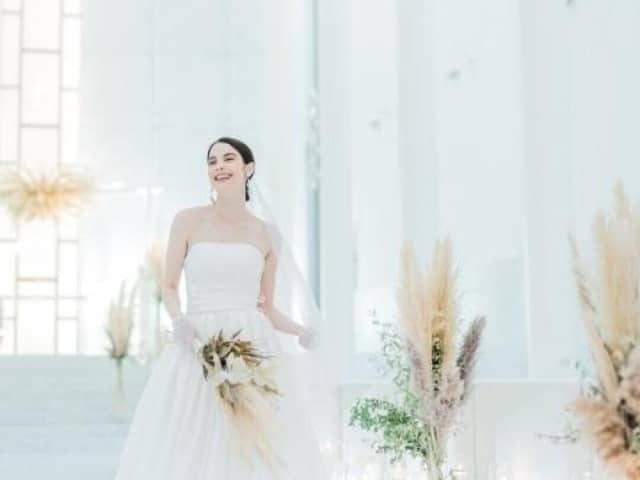 W the style of wedding