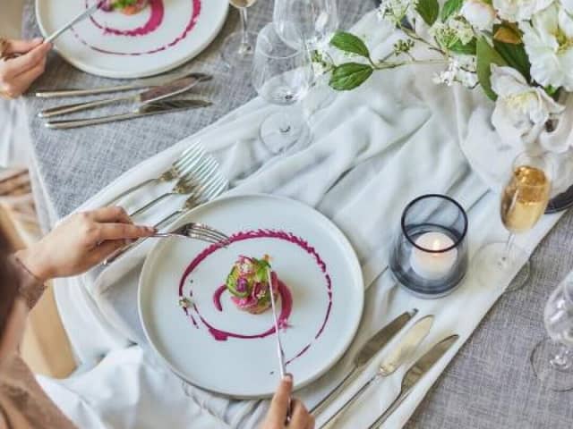 W the style of wedding