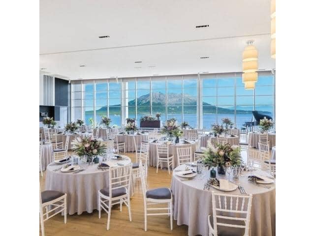 W the style of wedding