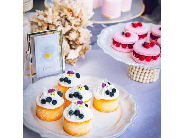 W the style of wedding