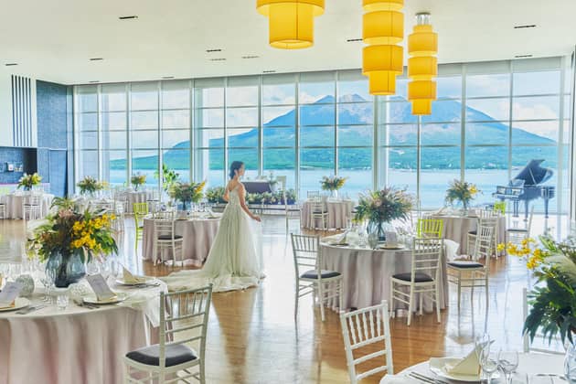 W the style of wedding