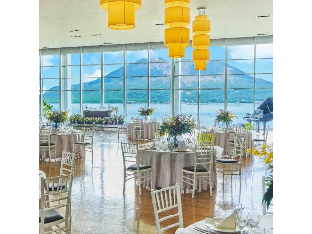 W the style of wedding