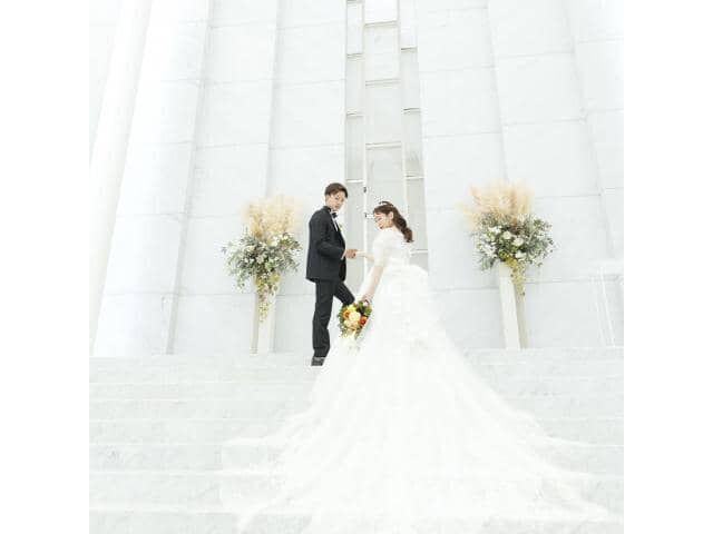 W the style of wedding